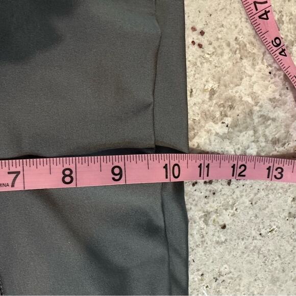 Fabletics leggings, gray no size see measurements looks like a small - Picture 11 of 11